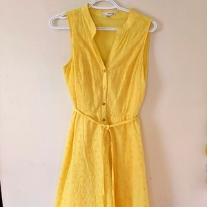 Sleeveless yellow dress